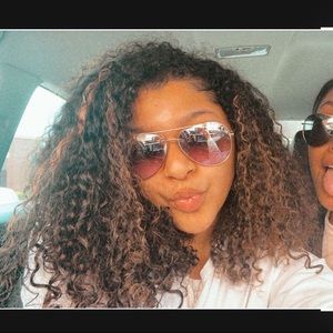 Meet your Posher, Maria k